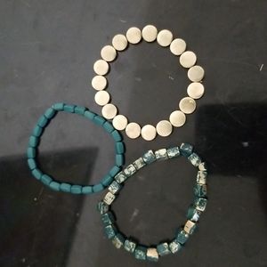 Set Of 3 Pretty Teal and Gold Tone Stretch Bracelet …